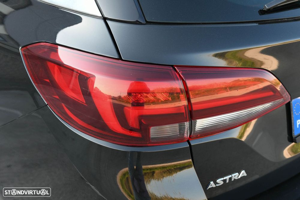 Opel Astra Sports Tourer 1.6 CDTi Executive S/S - 23