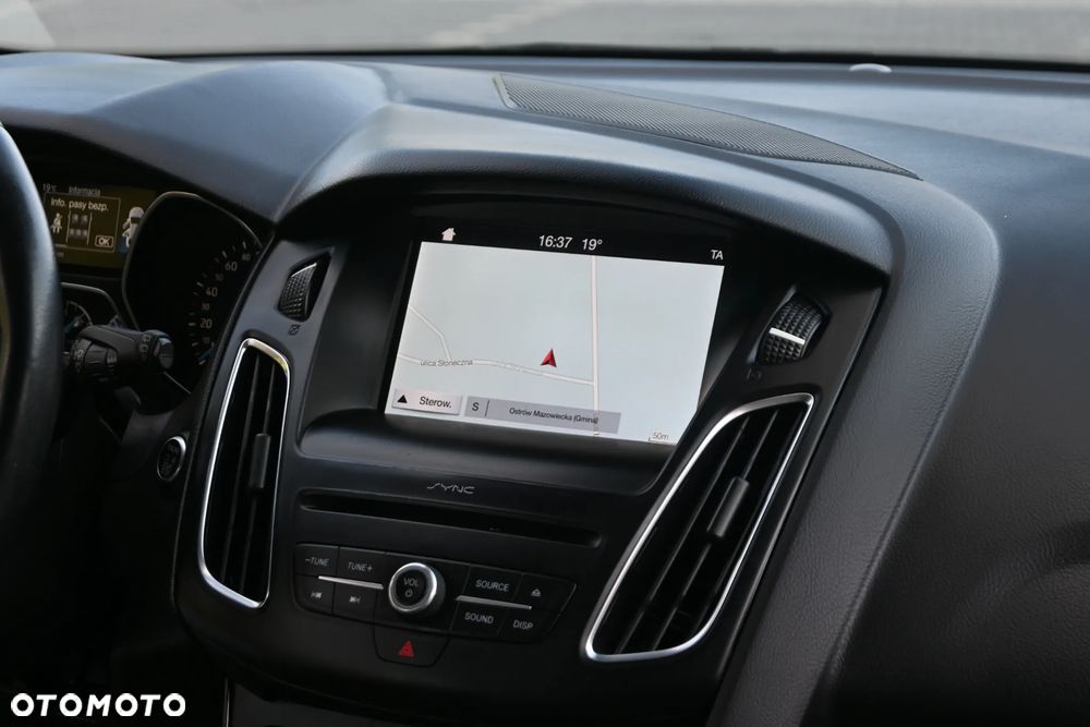 Ford Focus 1.5 EcoBoost Titanium ASS - 29