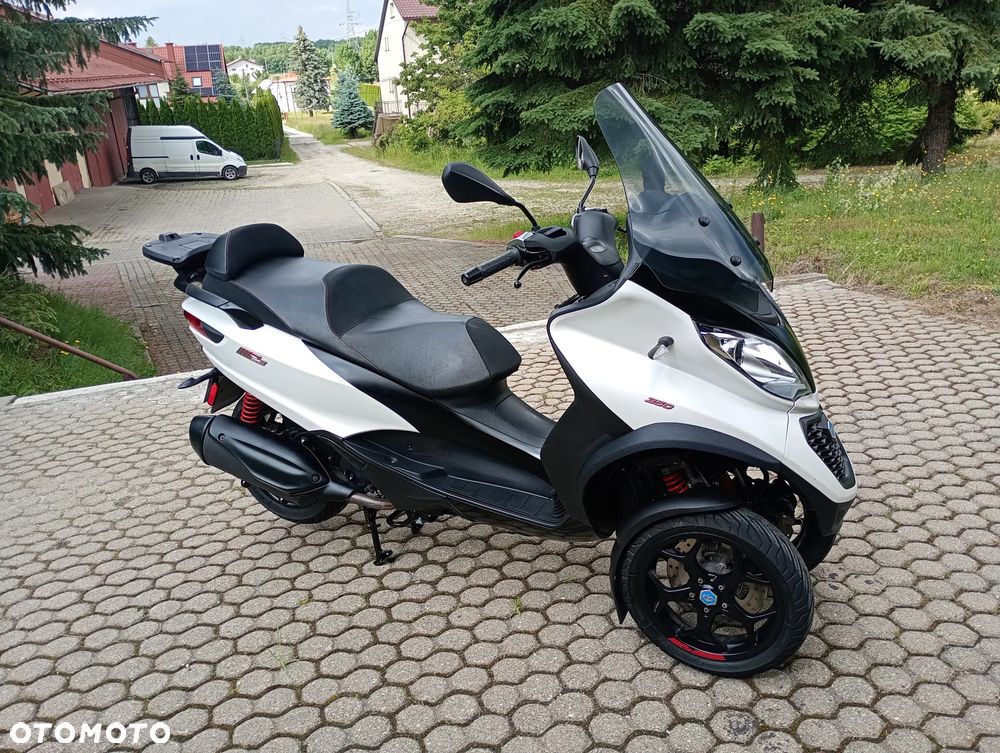 Piaggio MP-3 - 12