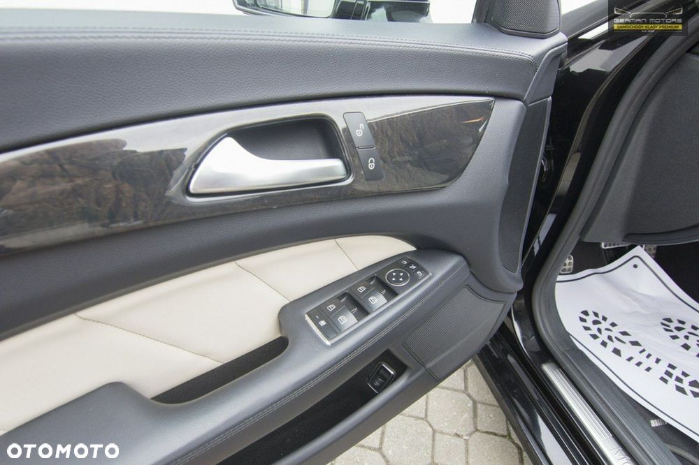 Mercedes-Benz CLS - 27