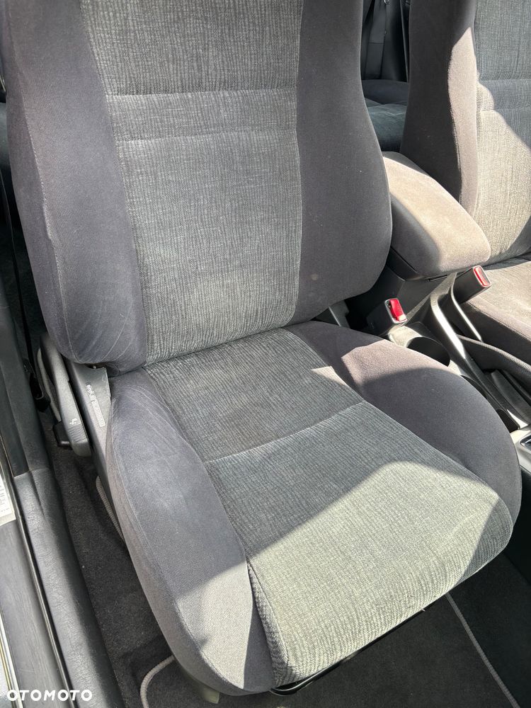 Toyota Corolla 1.6 VVT-i Sol - 11