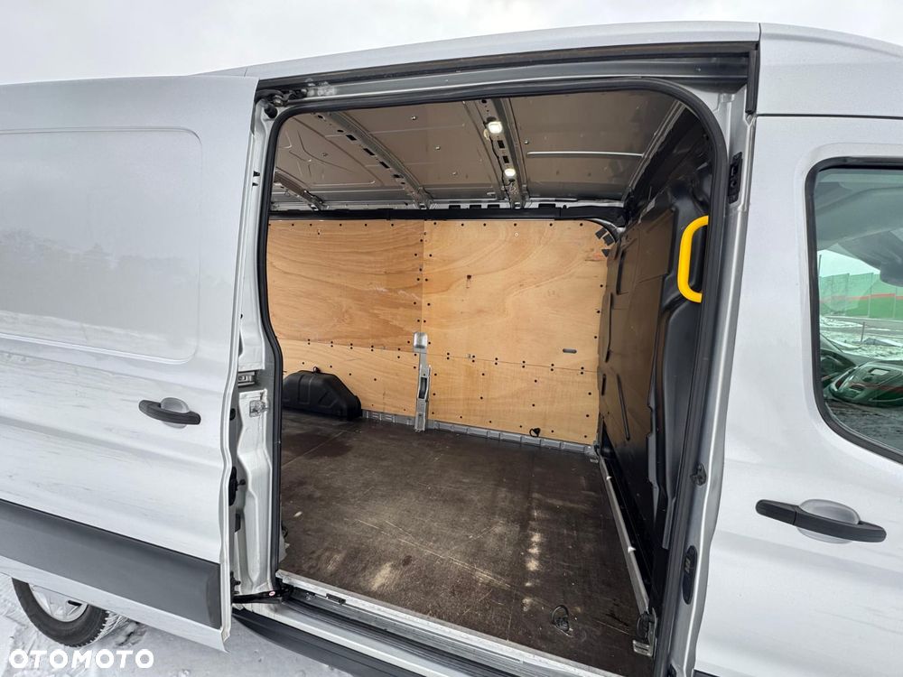 Ford Transit - 25