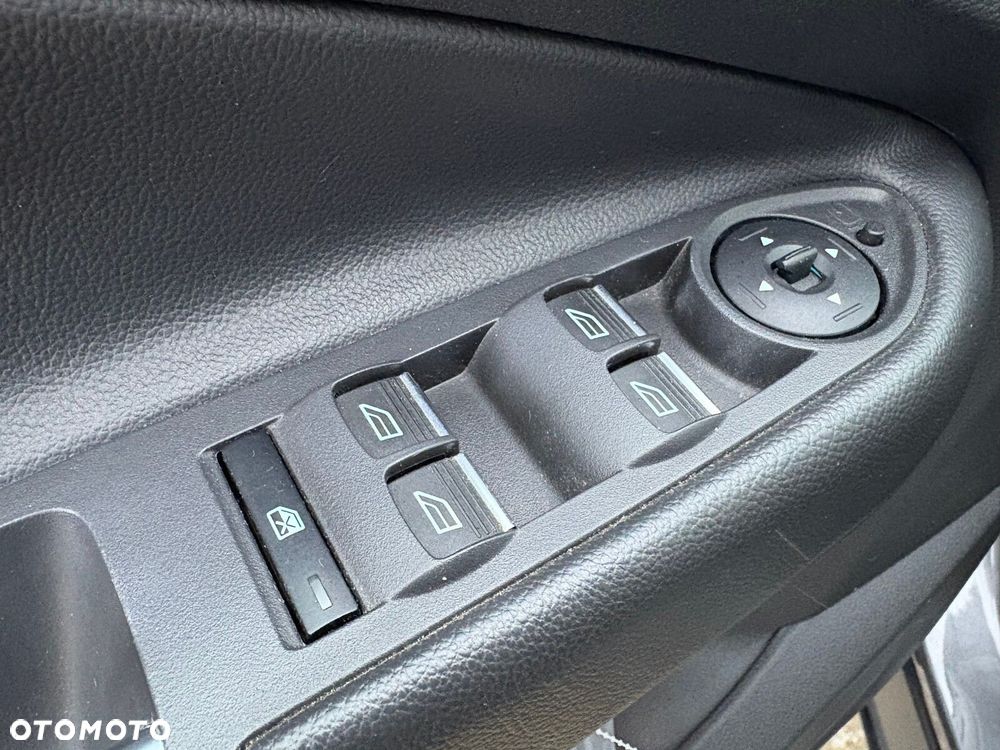 Ford Kuga - 20