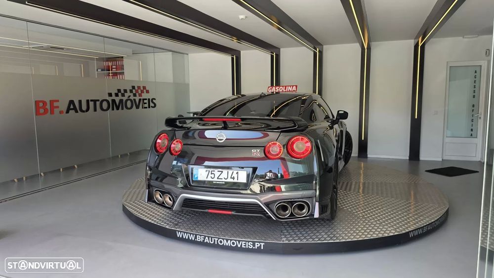 Nissan GT-R Prestige Edition - 18