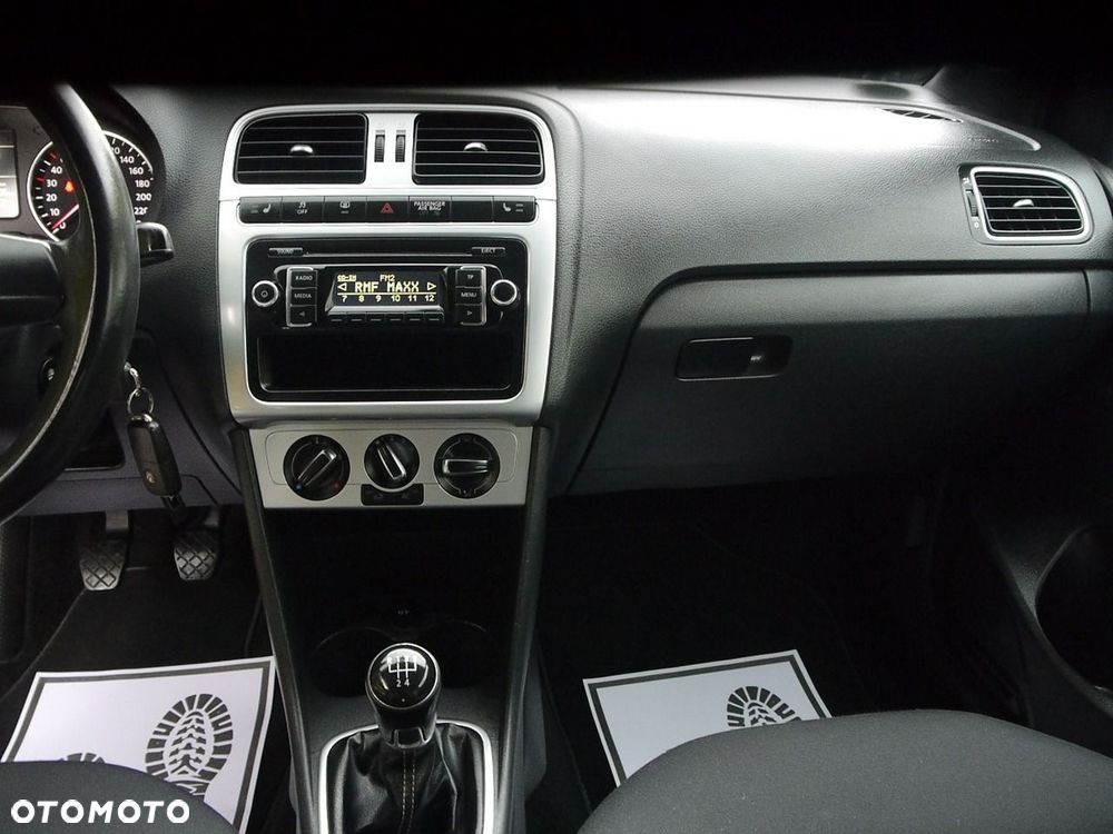 Volkswagen Polo 1.2 Comfortline - 24