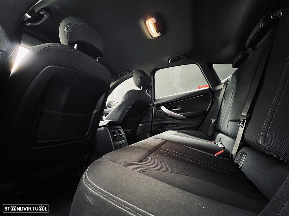 BMW 320 Gran Turismo d Pack M Auto - 46