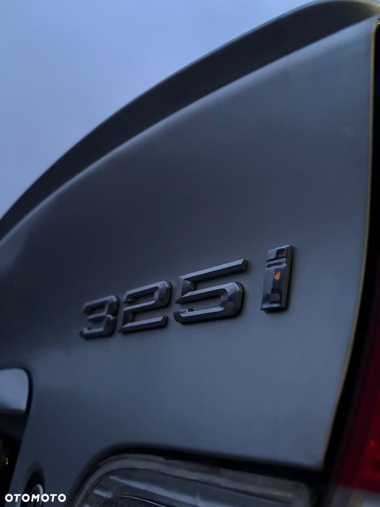 BMW Seria 3 325i Edition Sport - 9