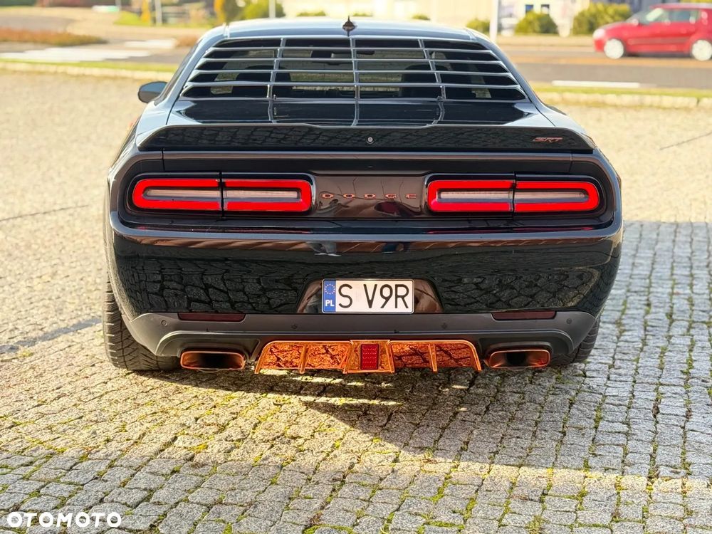 Dodge Challenger - 4