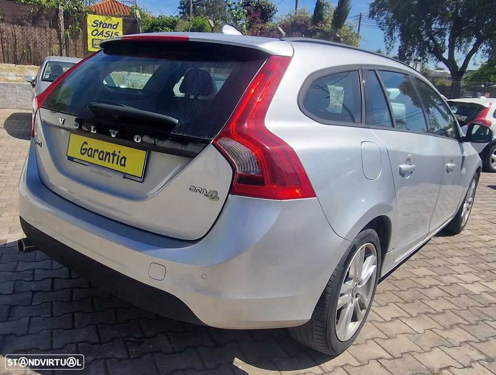 Volvo V60 1.6 D2 Drive Momentum Start/Stop - 4