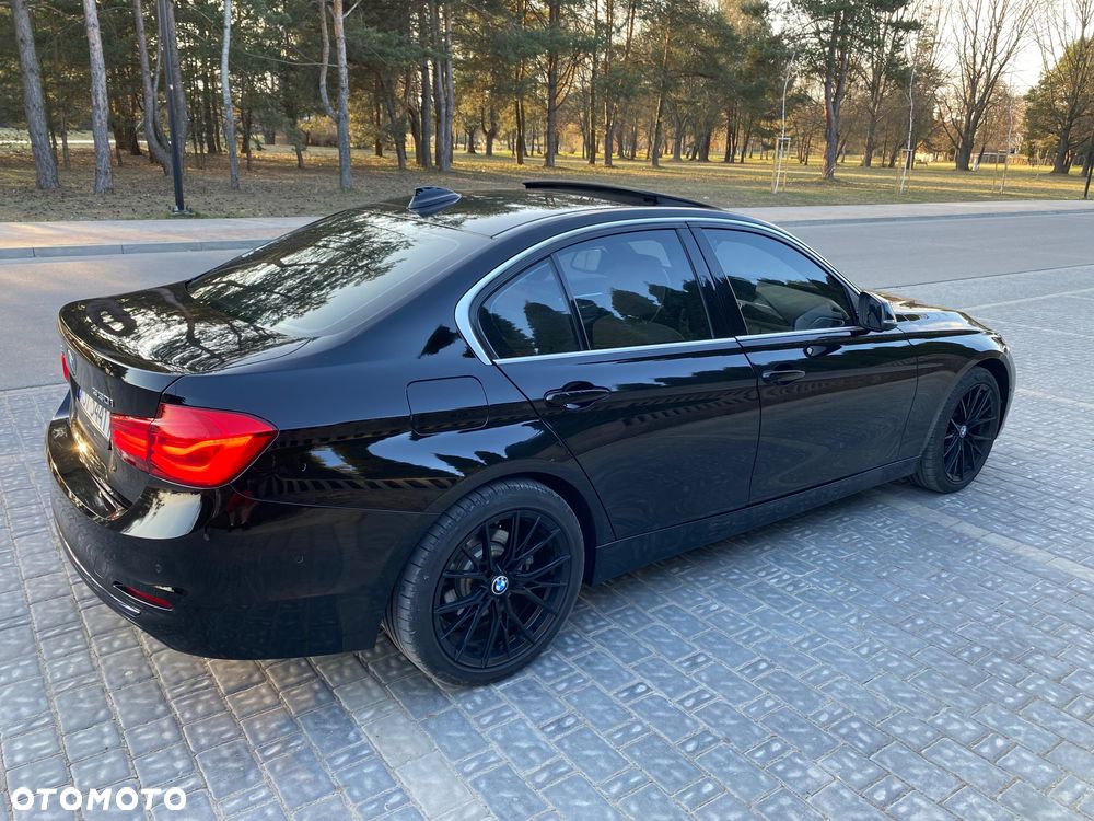 BMW Seria 3 330i xDrive Luxury Line - 12