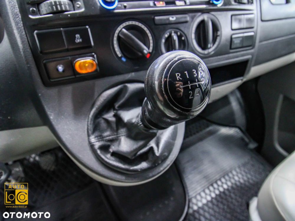 Volkswagen TRANSPORTER T5 FURGON - 19