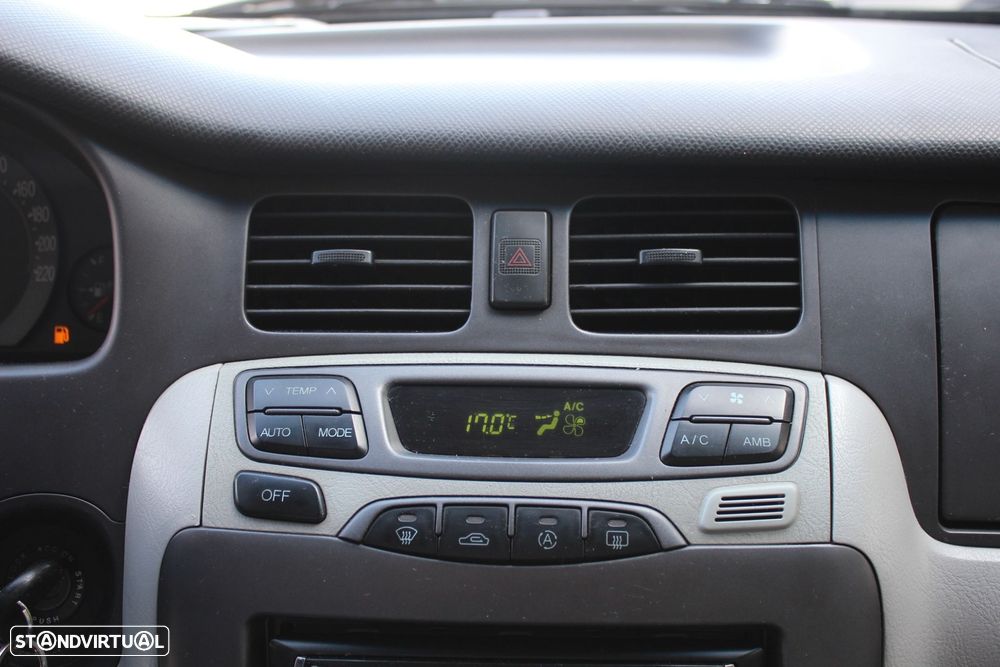 Hyundai Trajet 2.0 CRDi GL - 10