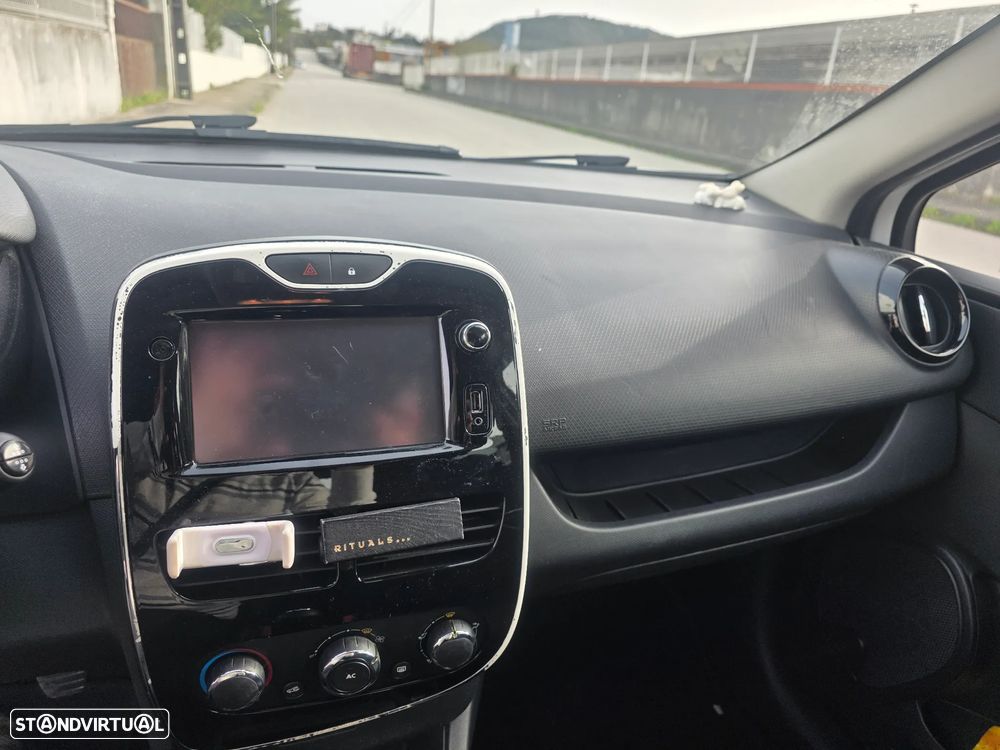 Renault Clio Sport Tourer 1.5 dCi - 4