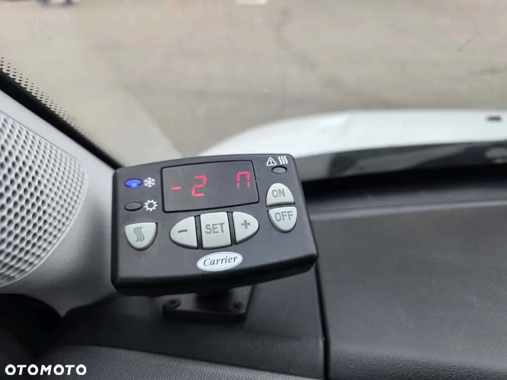 Iveco 50C18 Chłodnia Izoterma 8EP tylko 80000 km Krajowy Ledy  Agregat Carrier citymax 400 - 4