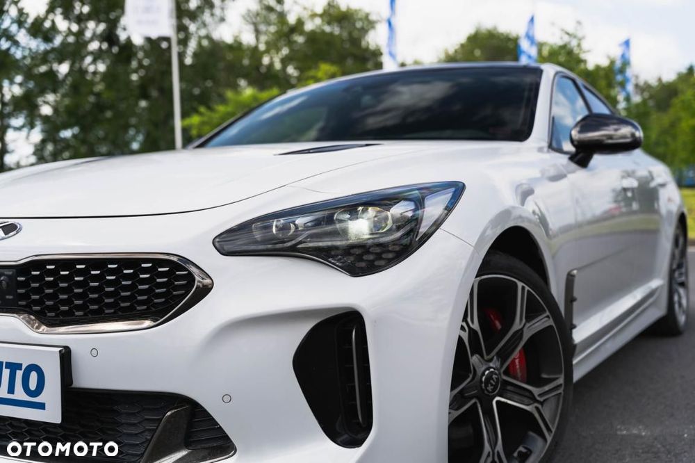 Kia Stinger - 8