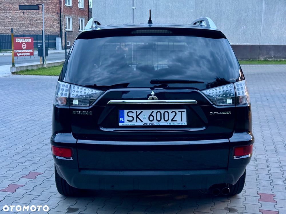 Mitsubishi Outlander 2.0 DID Intense + - 10