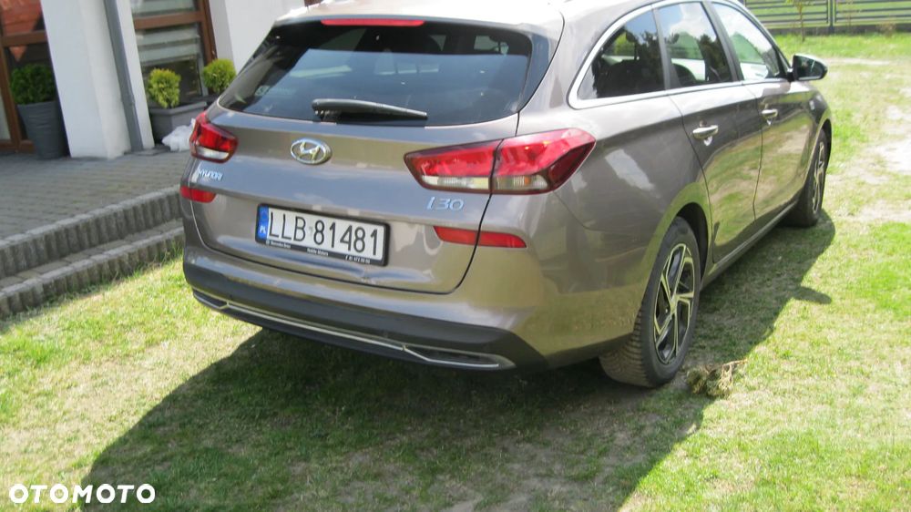 Hyundai i30 1.5 T-GDI 48V Comfort DCT - 2