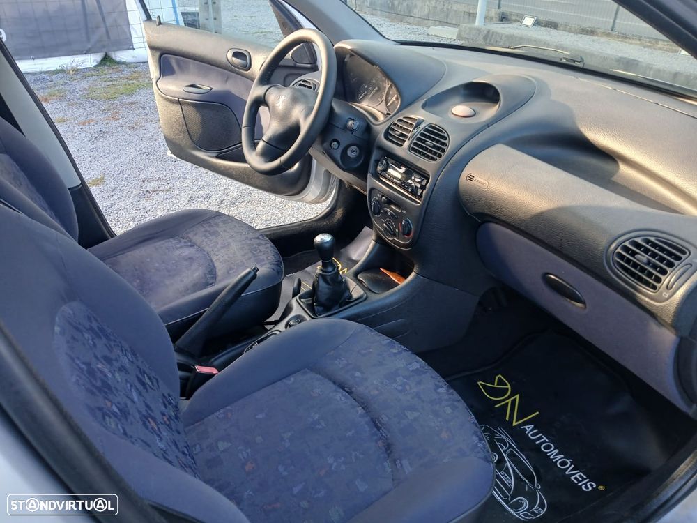 Peugeot 206 1.1 XR - 4