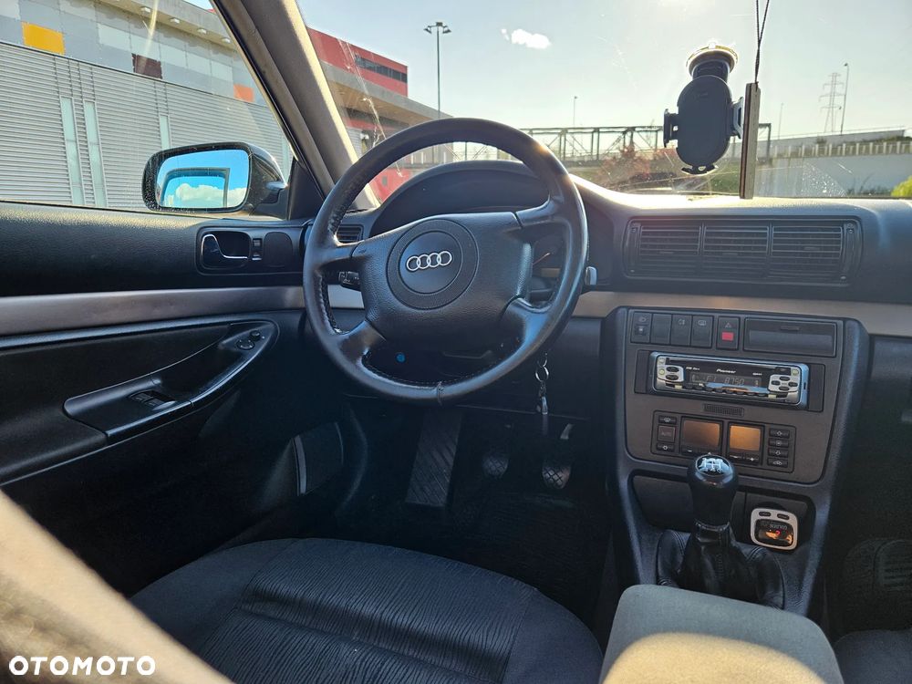 Audi A4 Limousine - 20