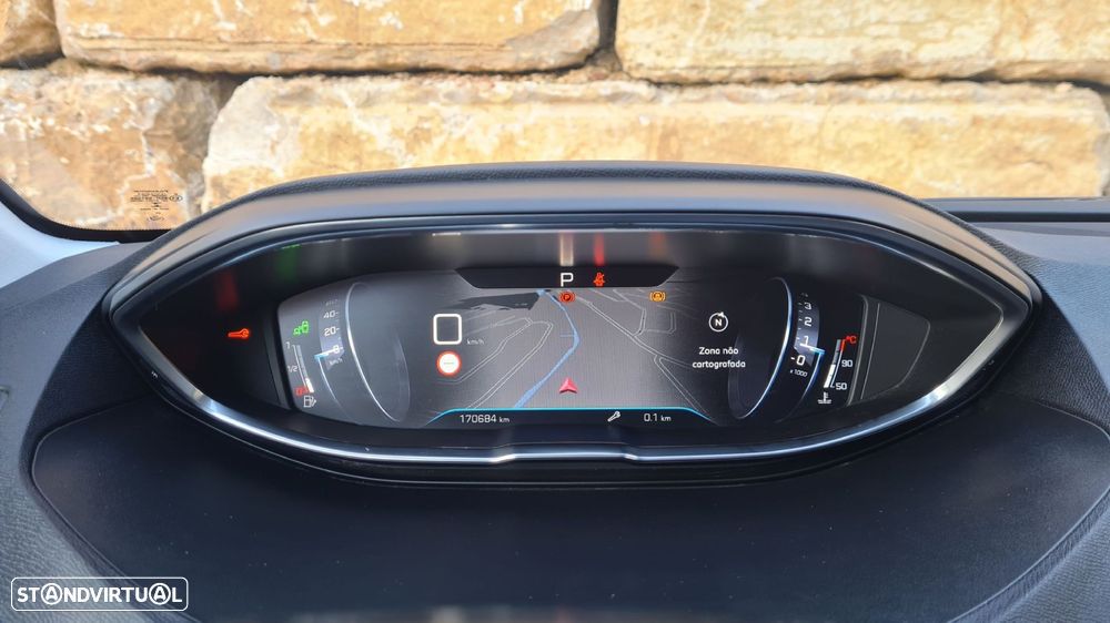 Peugeot 5008 1.5 BlueHDi Allure EAT8 - 17