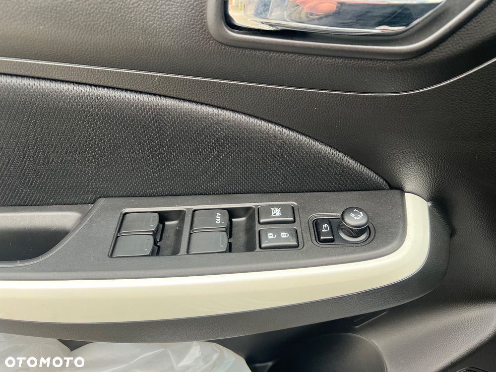 Suzuki Swift 1.2 Premium Plus - 25