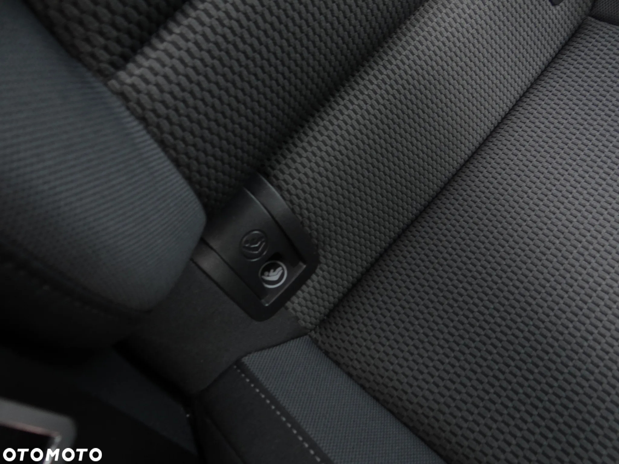 Volkswagen Golf - 10