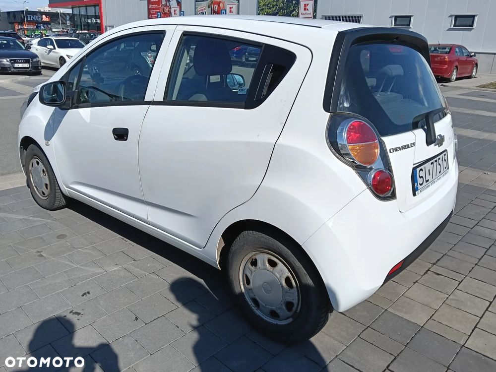 Chevrolet Spark 1.0 Base - 4