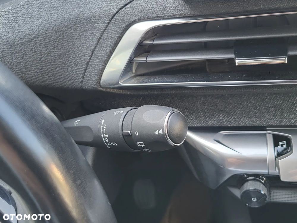 Peugeot 3008 1.5 BlueHDi Allure S&S - 13