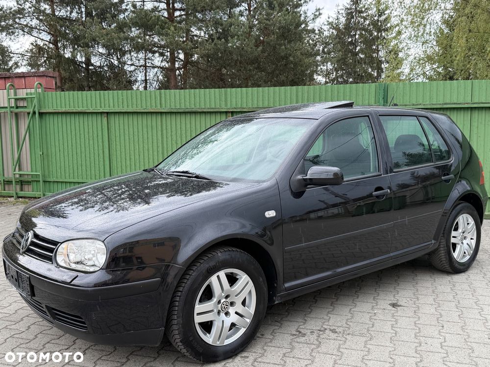 Volkswagen Golf - 6