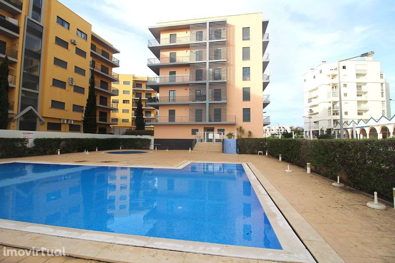 Armação de Pêra, T2 Semi-Novo com Piscina, Garagem e 2 wc´s - Grande imagem: 2/20