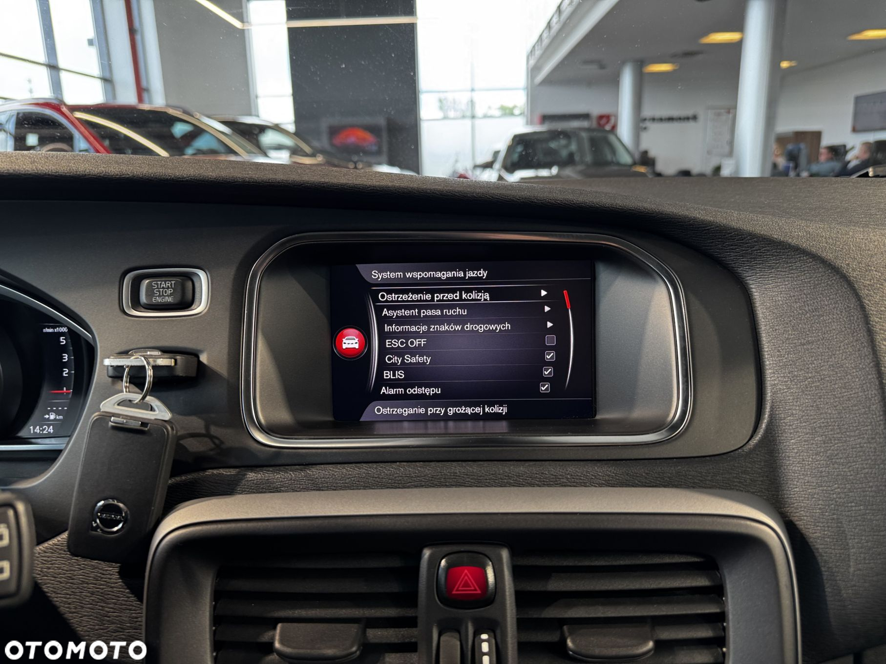 Volvo V40 - 24