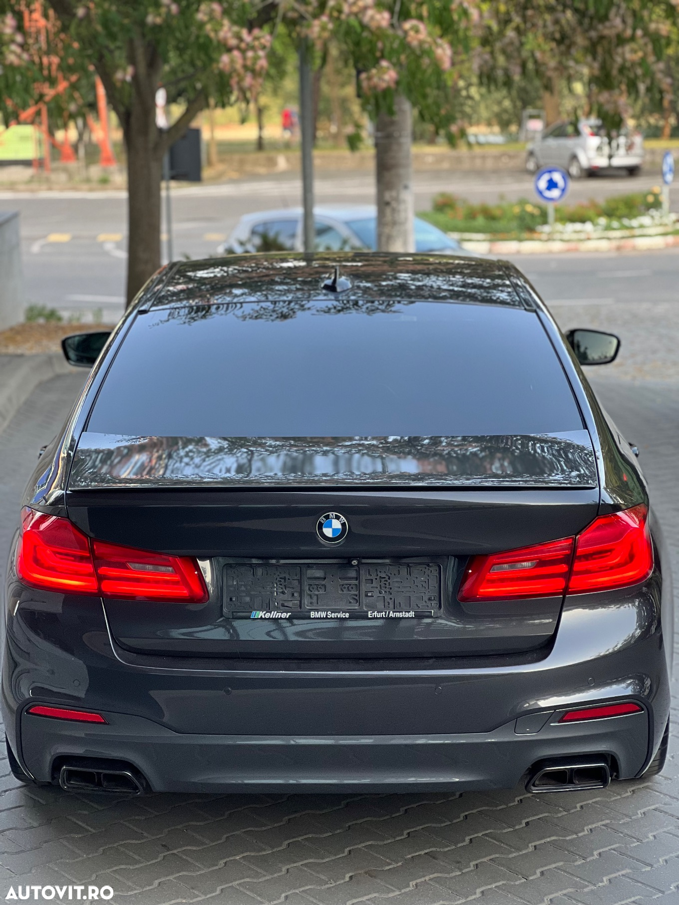 BMW Seria 5 550i xDrive - 9