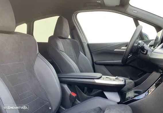 BMW 220 Active Tourer i Pack Desportivo M Auto - 3