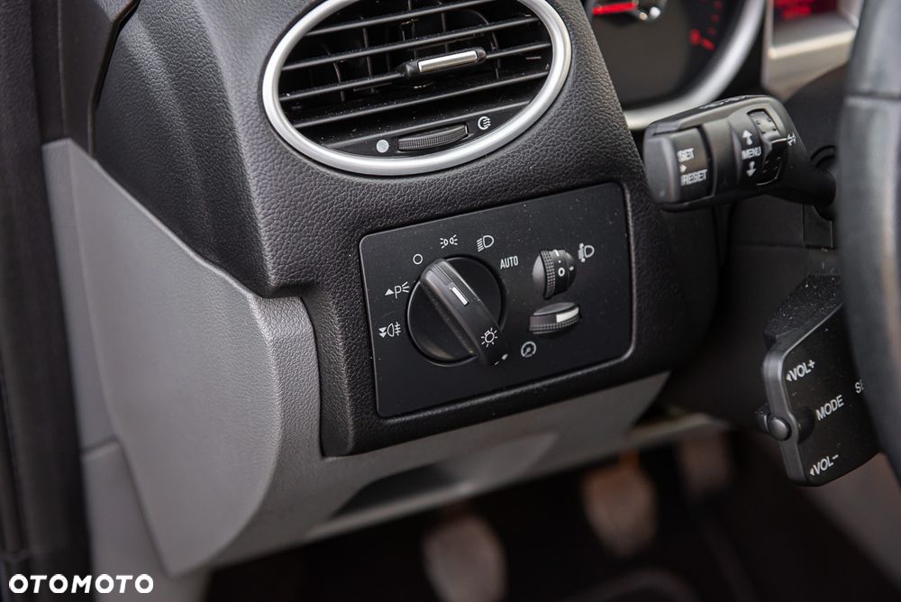 Ford Focus 1.8 Trend - 22