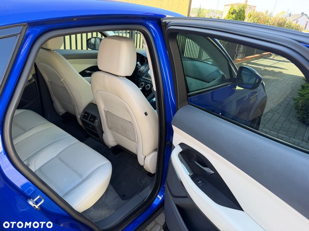 Jaguar E-Pace 2.0 i4D AWD R-Dynamic Chequered Flag - 18