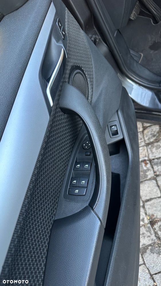 BMW X2 sDrive18d Advantage Plus - 12