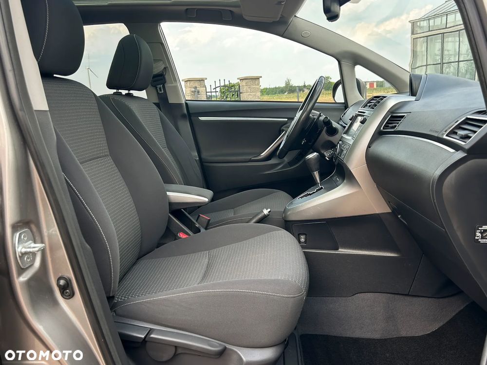 Toyota Verso 1.8 Multidrive Edition - 18