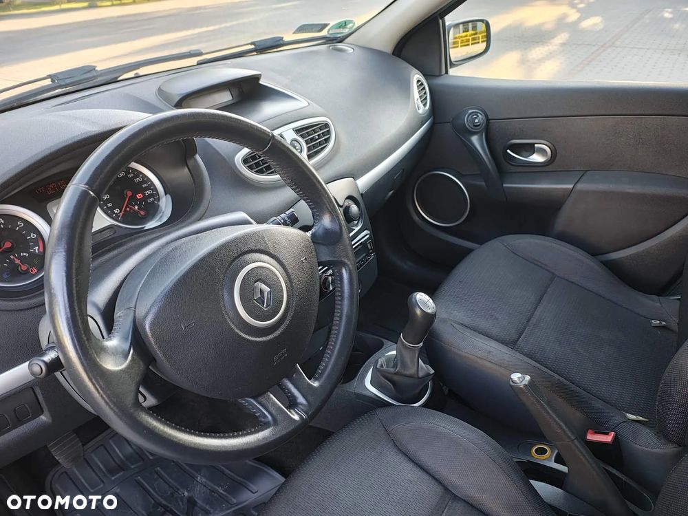Renault Clio 1.2 16V Confort Authentique - 32