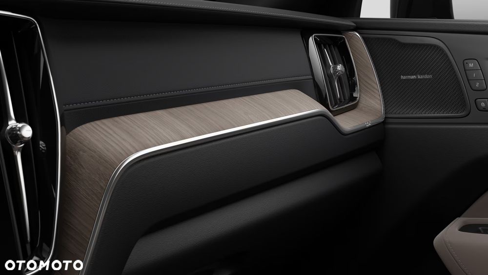 Volvo XC 60 T6 Plug-In Hybrid AWD Ultra Dark - 8