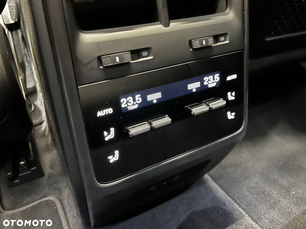 Porsche Macan - 31