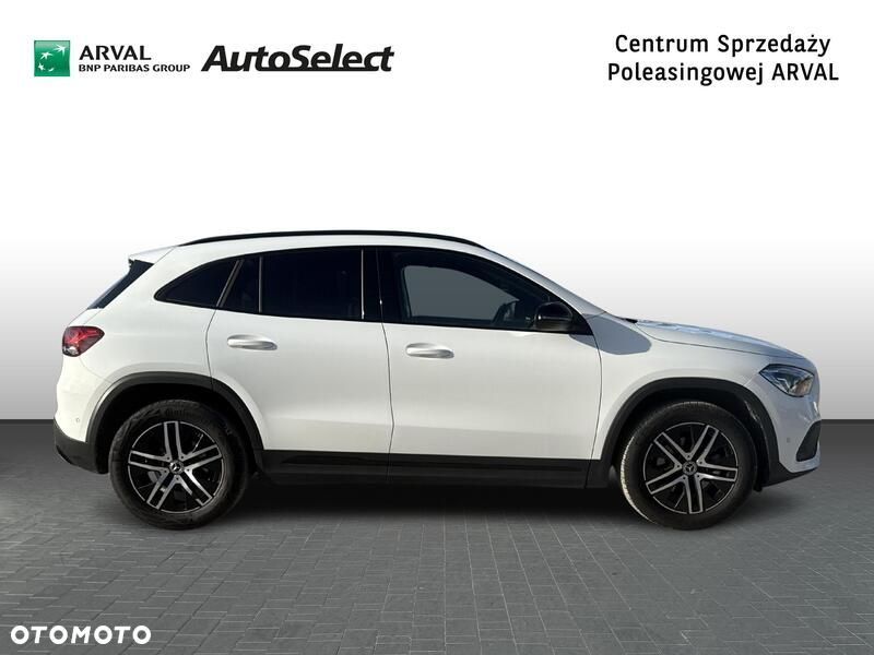 Mercedes-Benz GLA 200 Style - 7