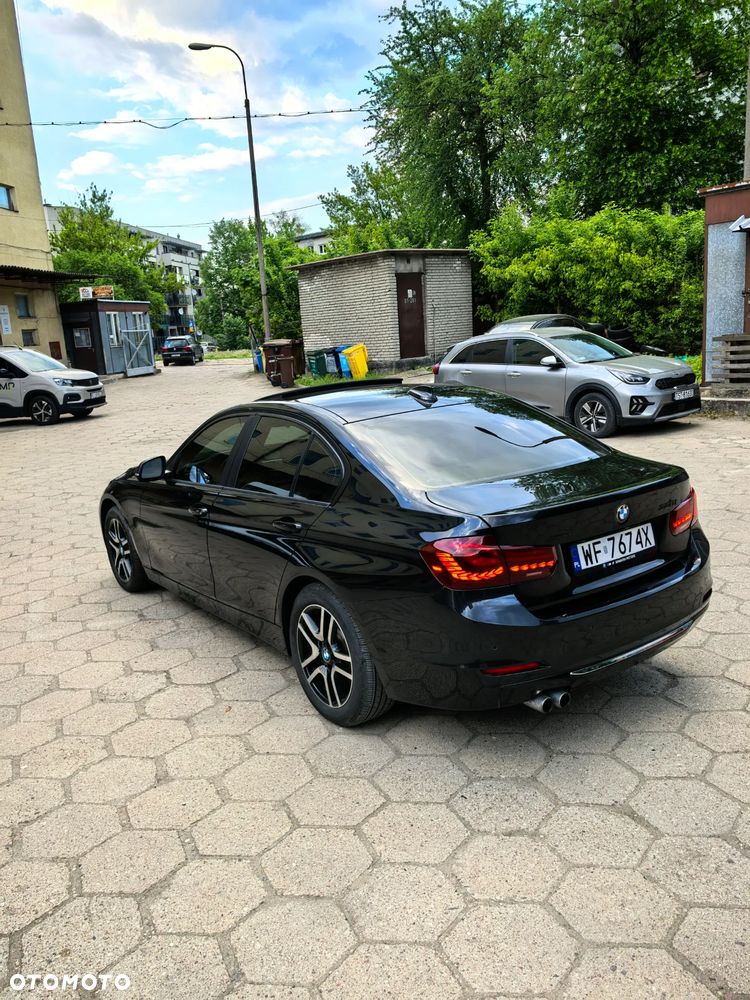 BMW Seria 3 328i xDrive Sport Line - 5