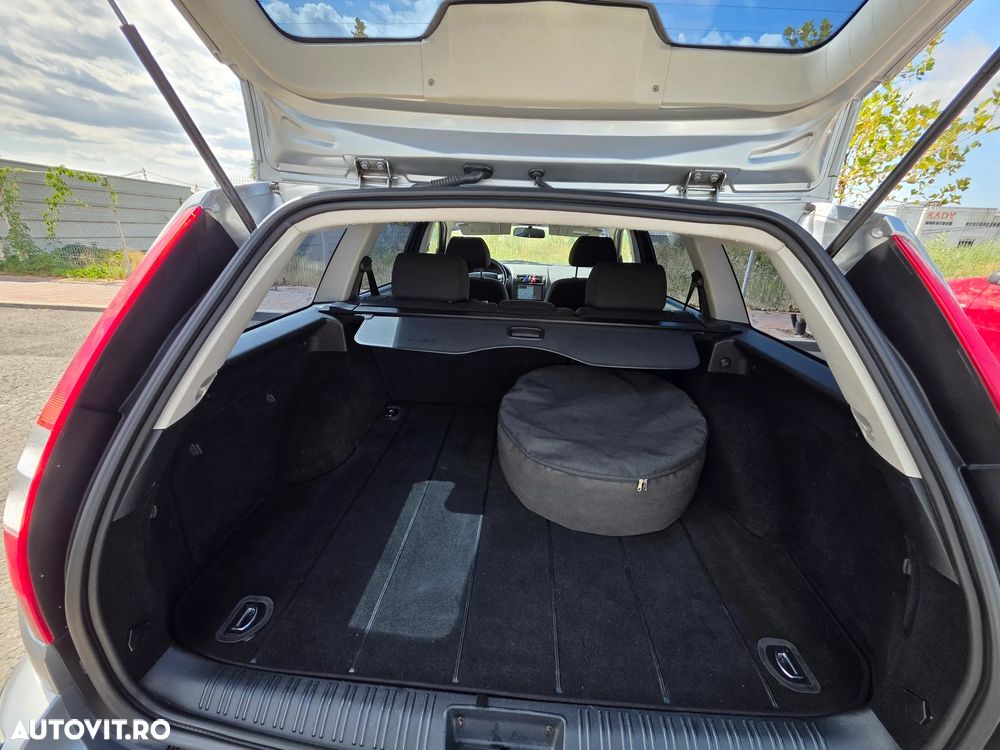 Ford Mondeo Wagon 1.8 Trend - 6