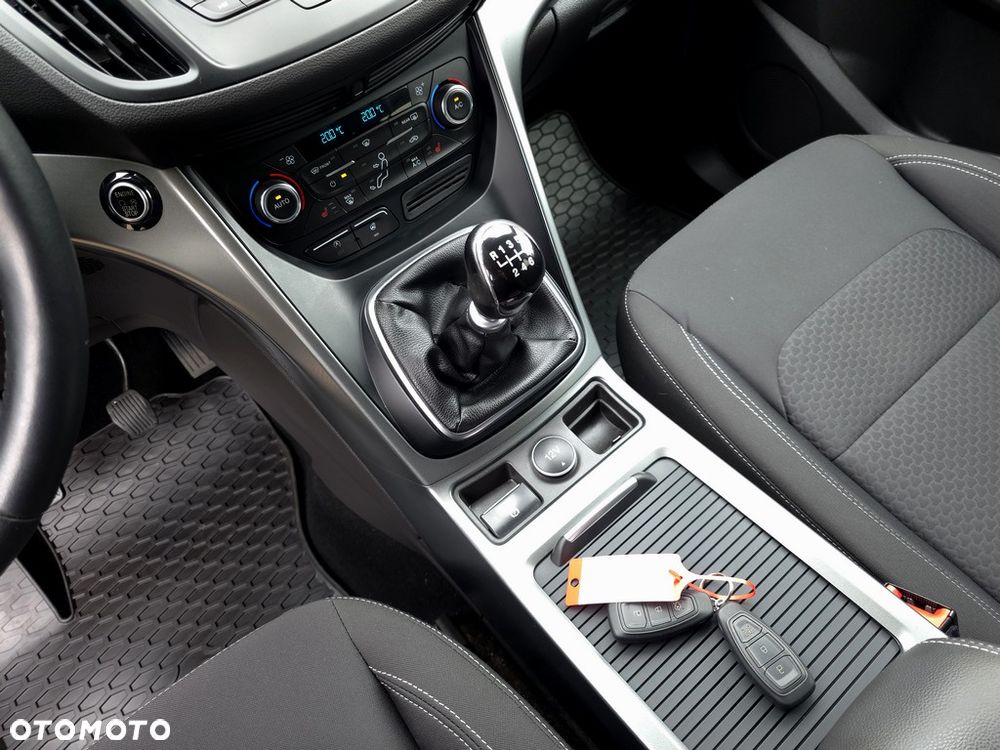 Ford Kuga 2.0 TDCi FWD Titanium - 23