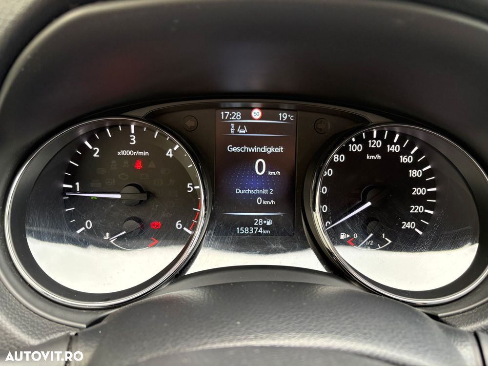 Nissan Qashqai 1.6 DCI 4 x 4 DPF tekna - 12
