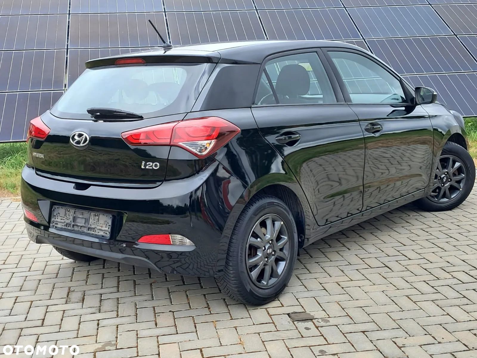 Hyundai i20 blue 1.2 YES - 1