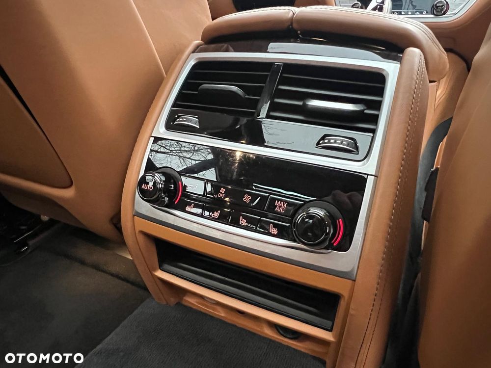 BMW Seria 7 - 13