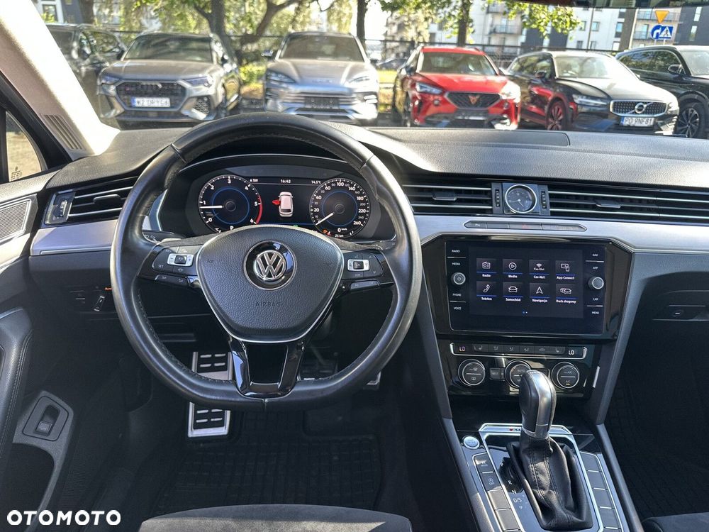 Volkswagen Passat - 16