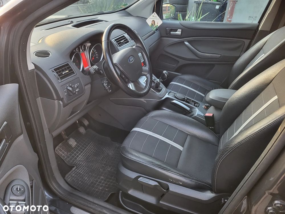 Ford Kuga 2.0 TDCi FWD Titanium - 26