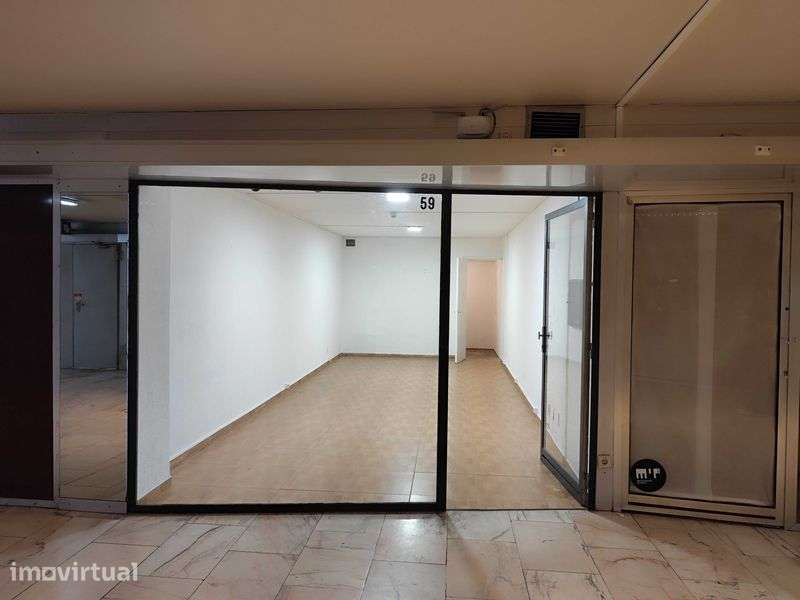 Espaço Comercial (Centro Comercial de Cedofeita) - Grande imagem: 2/5